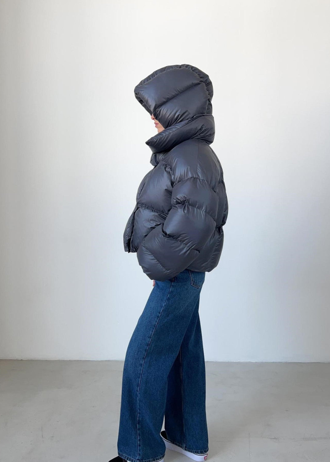 Chaqueta corta acolchada oliva – diseño sobredimensionado con capucha ultra cálido