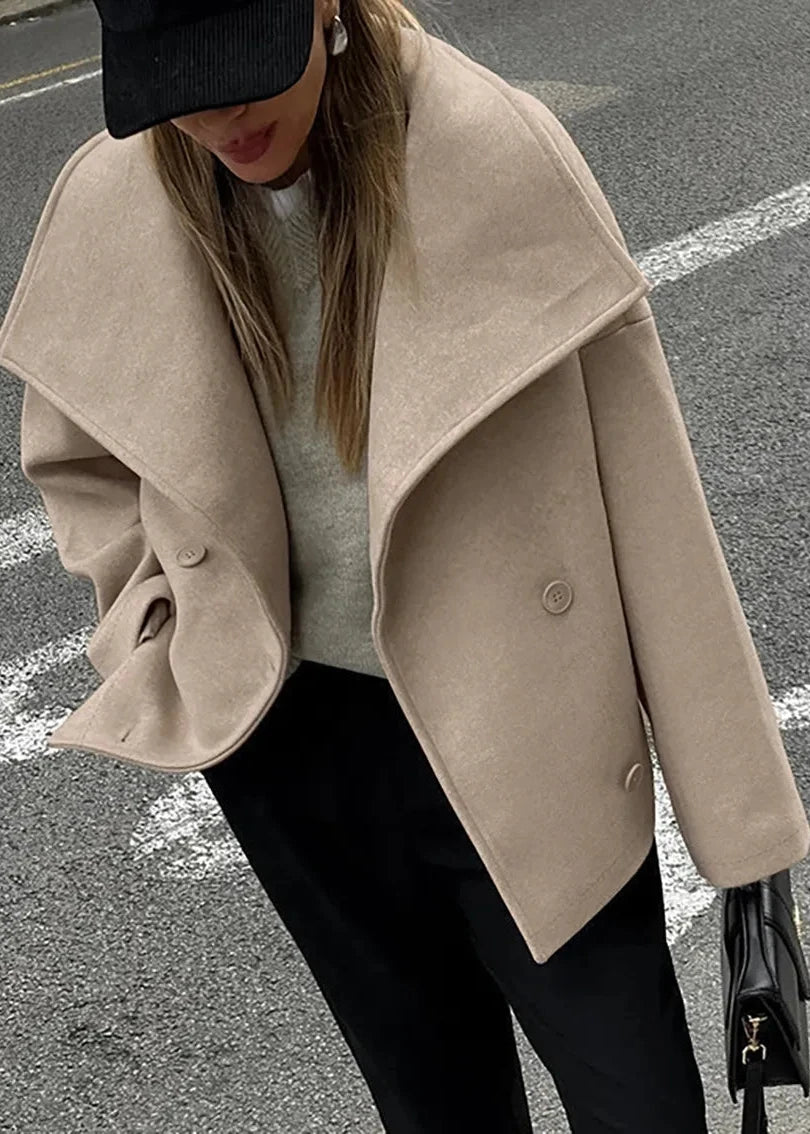 Manteau court minimaliste en laine mélangée