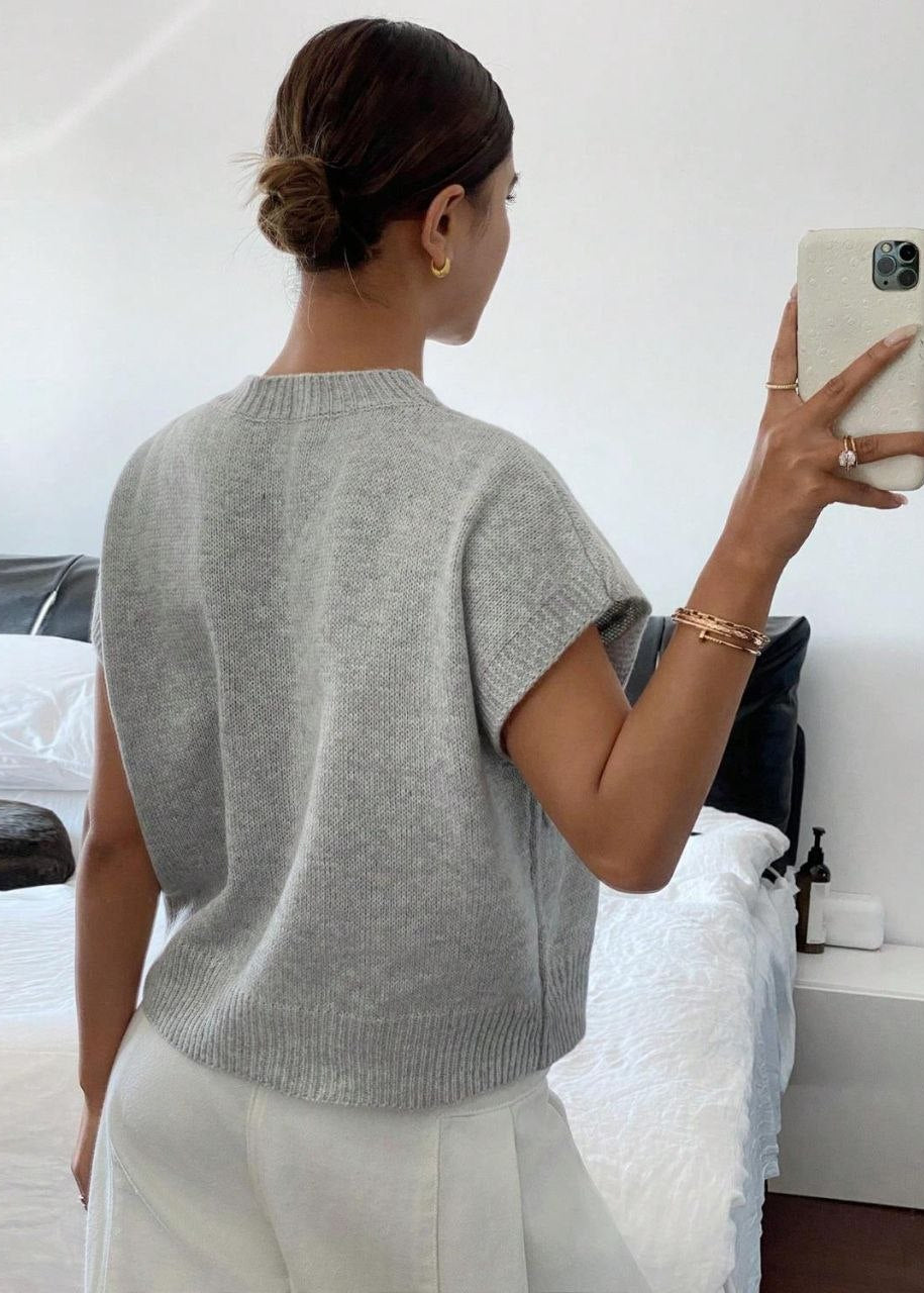 Elowen Gray Floral Knit Short Sleeve Sweater