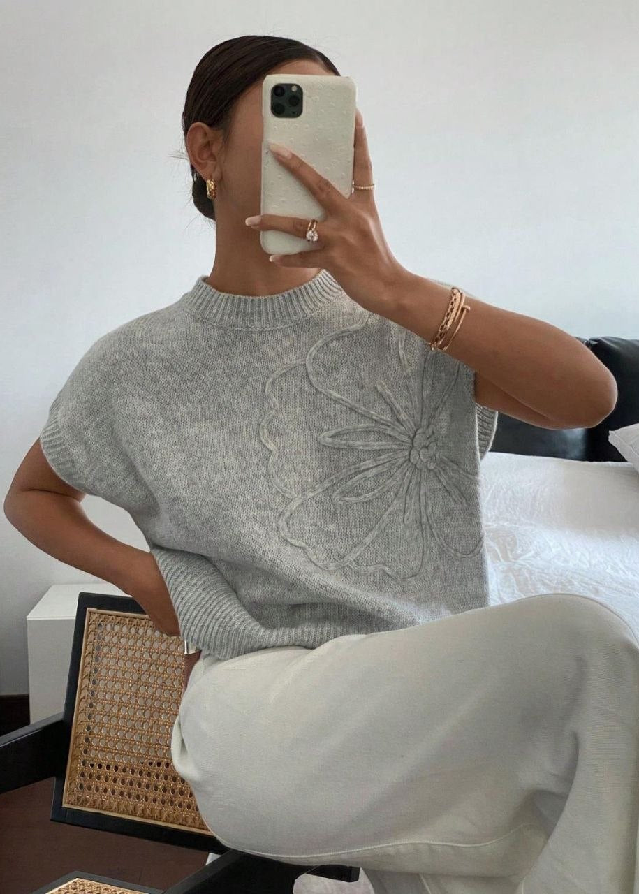 Elowen Gray Floral Knit Short Sleeve Sweater