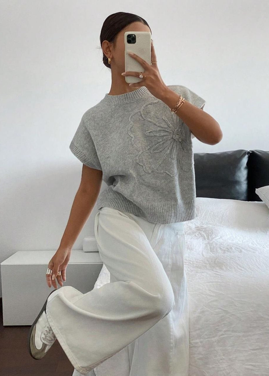 Elowen Gray Floral Knit Short Sleeve Sweater