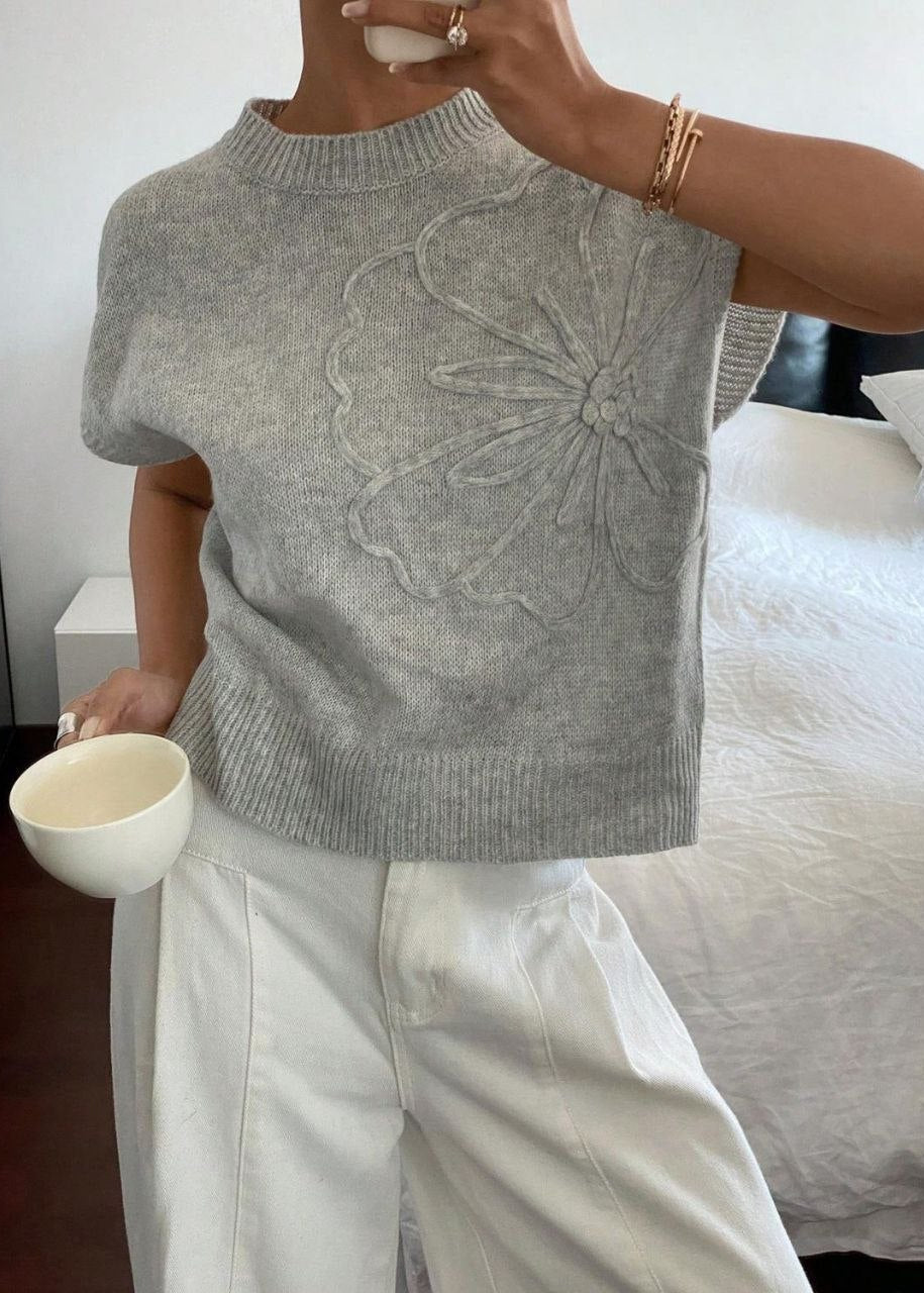 Elowen Gray Floral Knit Short Sleeve Sweater