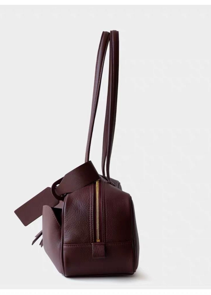 Bolso de Hombro de Cuero Bordeaux – Diseño Minimalista Estructurado