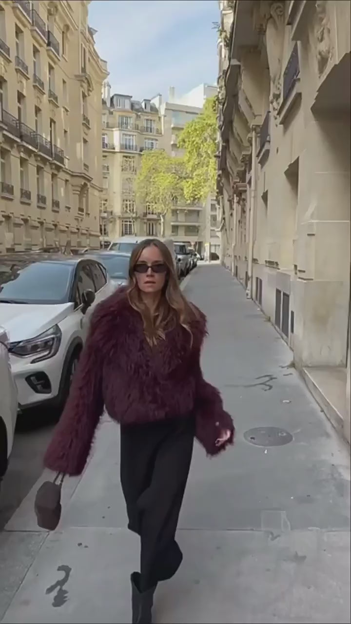 Chaqueta de Invierno Chic de Piel Sintética en Burdeos
